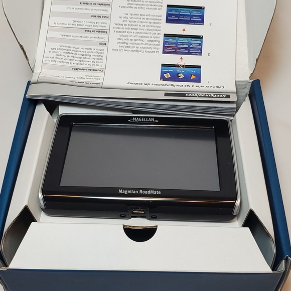 Magellan Roadmate 1440 GPS Navigator  System Pre-loaded Maps - Picture 2 of 7